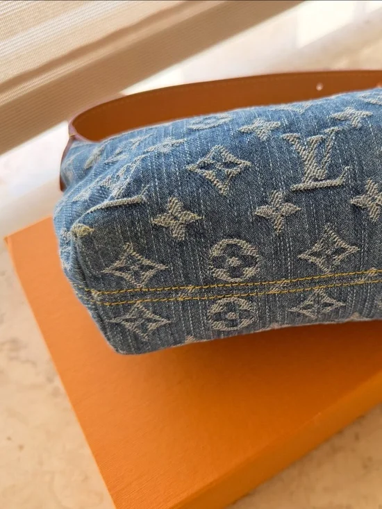 Hills Pochette Denim Monogram Louis Vuitton Bag - Picture 5 of 10